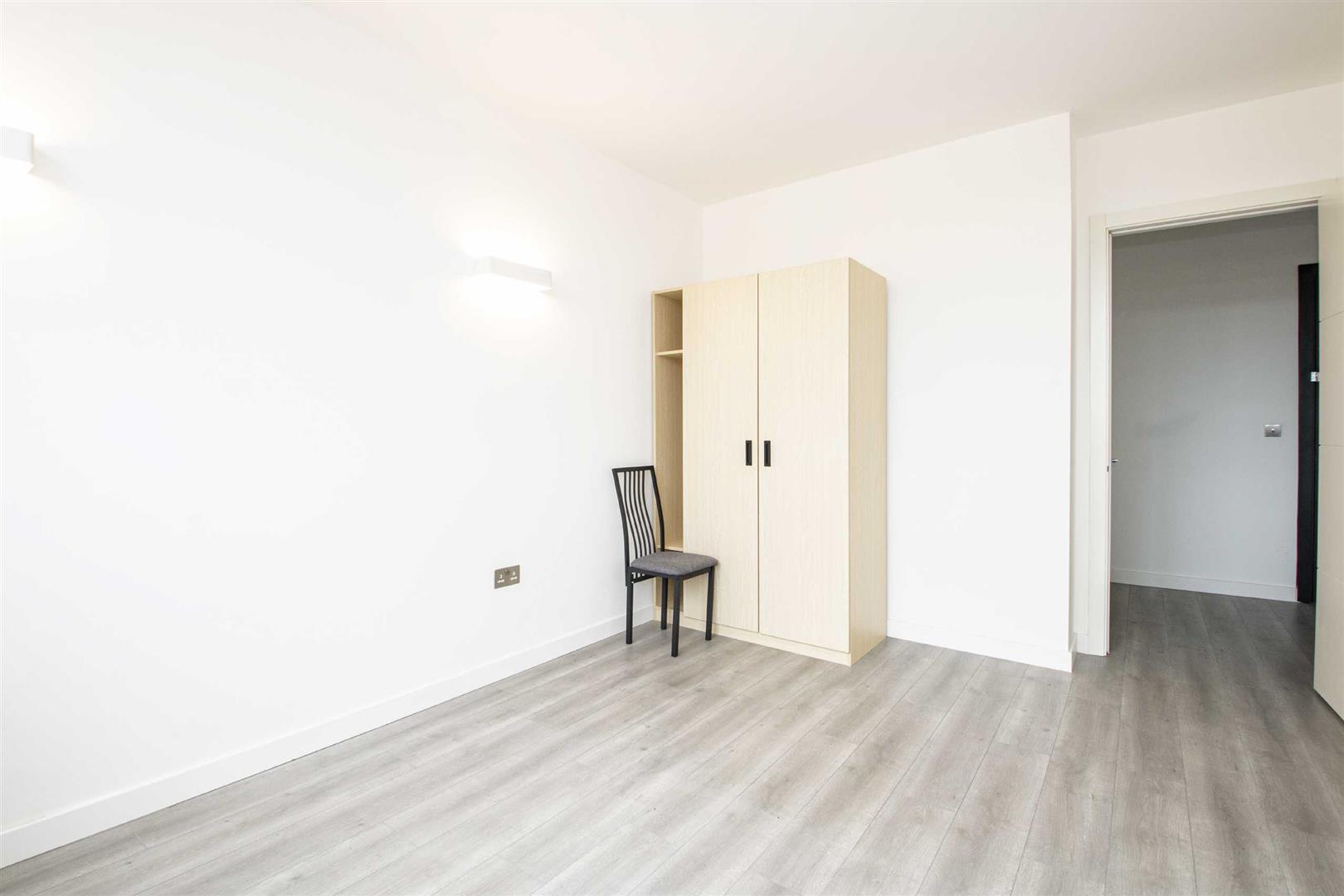 2 Foxhunter Drive, Linford Wood, Milton Keynes